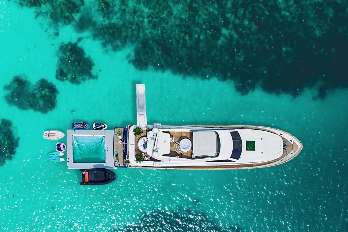 Astondoa 102 — view 4