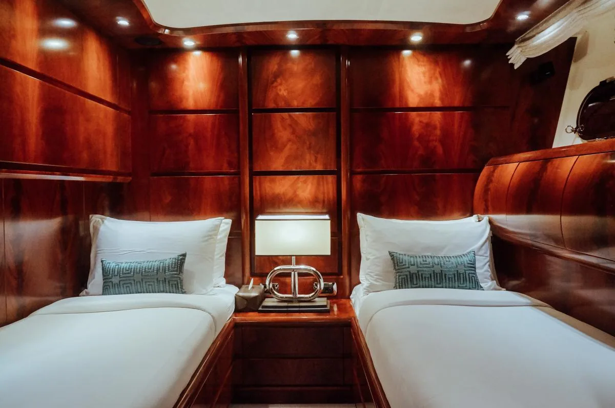 Astondoa 102 — view 16