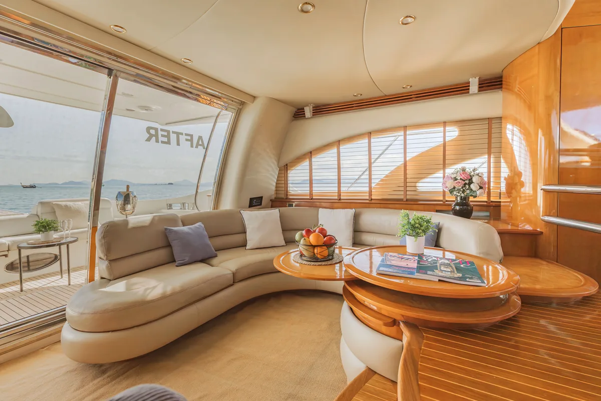 Azimut 55 After 8 — air-conditioned main salon seating