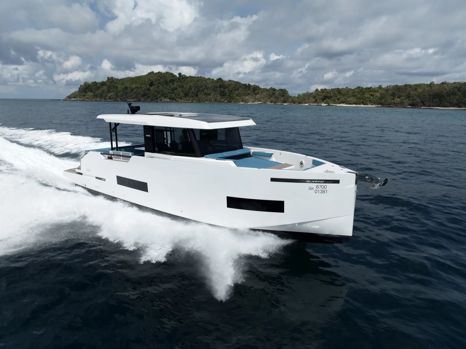 De Antonio D50 — running at speed