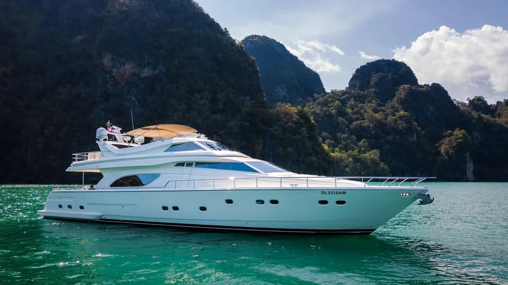Ferretti 80 80ft motor yacht charter Phuket