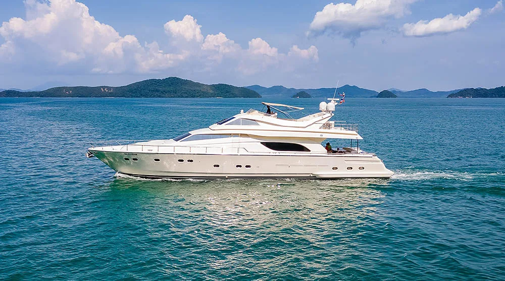 Ferretti 80 — view 3