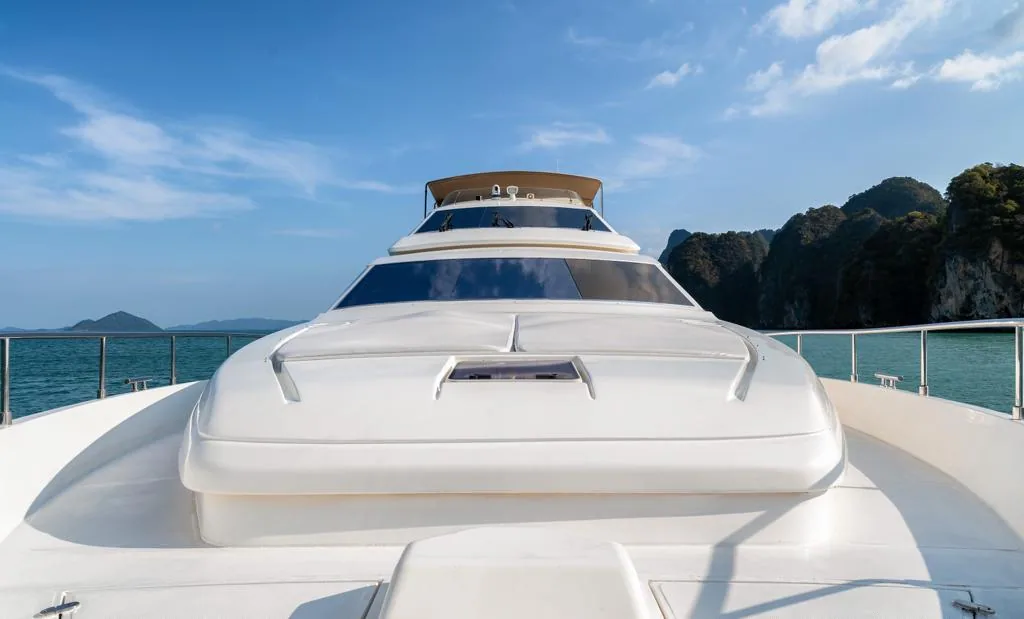 Ferretti 80 — view 8
