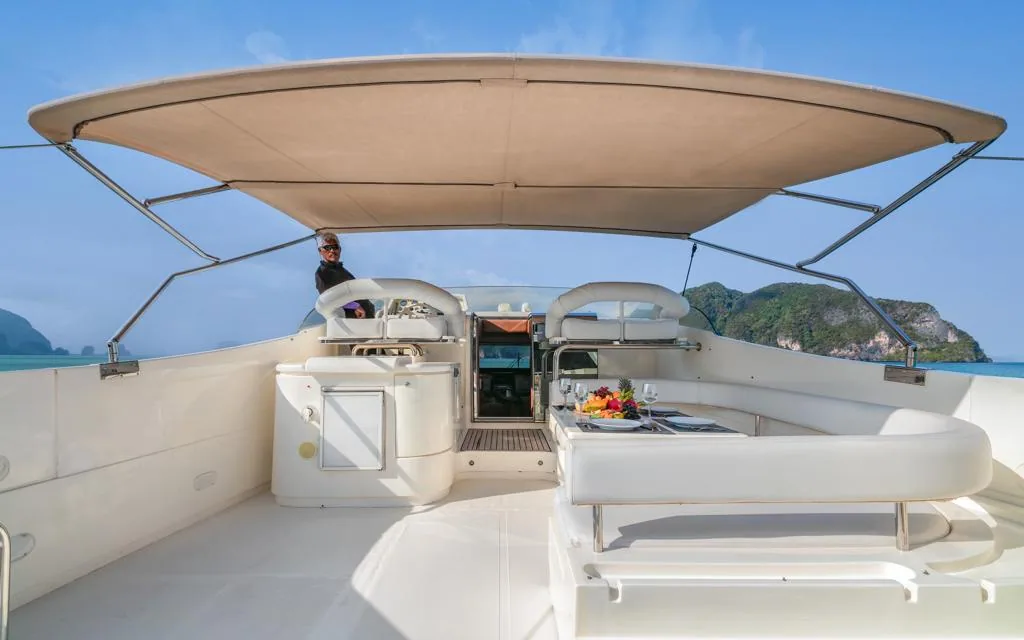 Ferretti 80 — view 12
