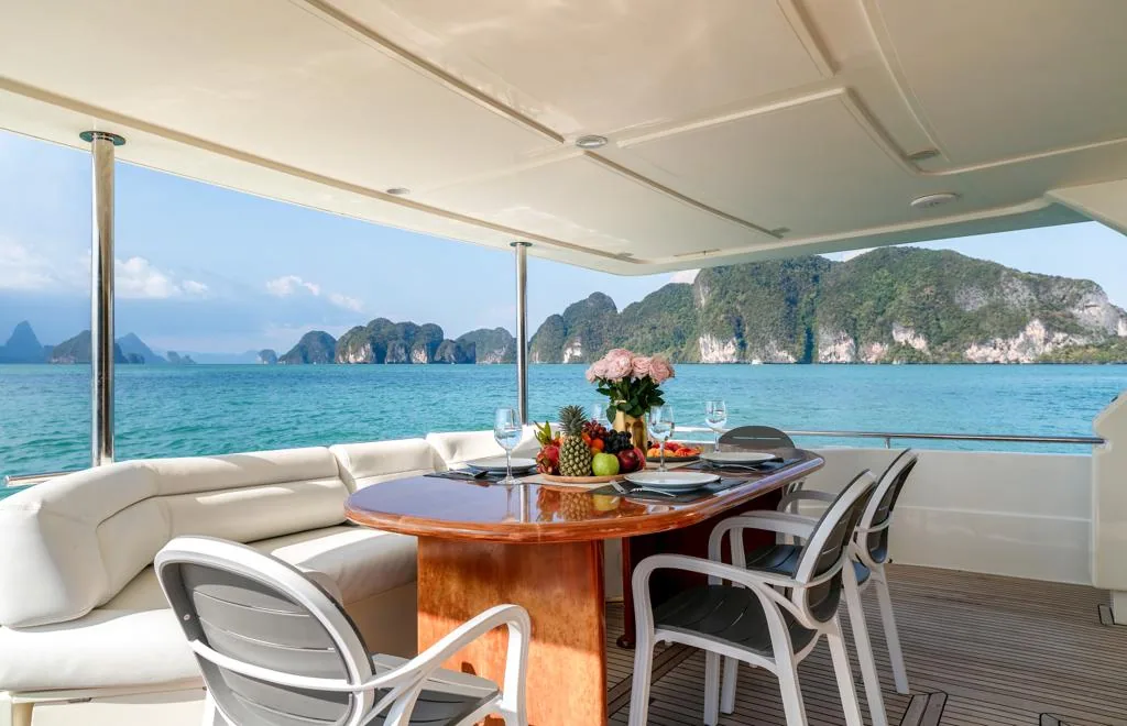 Ferretti 80 — view 13