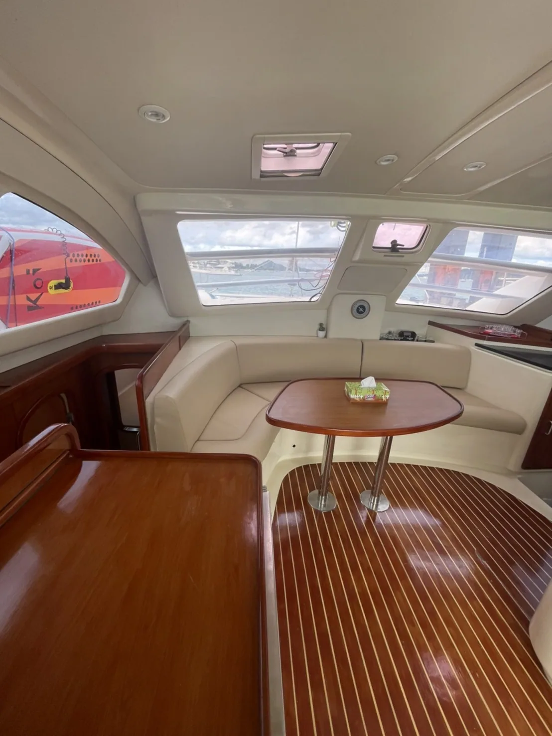 Hennessy 40 — view 3