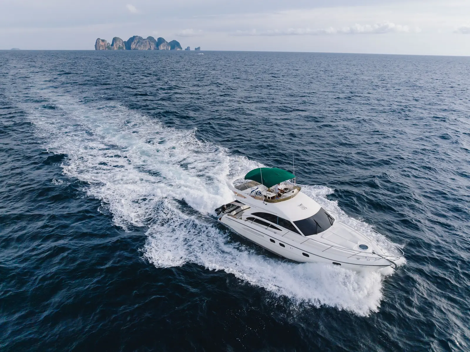 Princess 42 — under way, seen from above