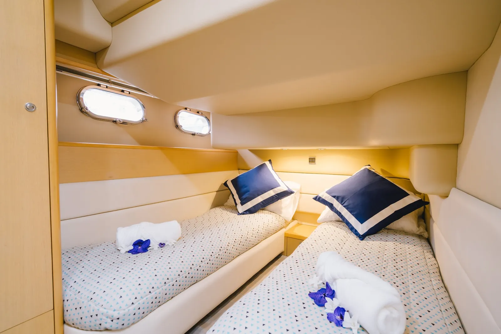 Princess 42 — twin cabin
