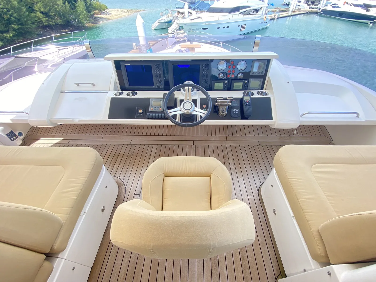 Princess 78 Maritimus — flybridge helm