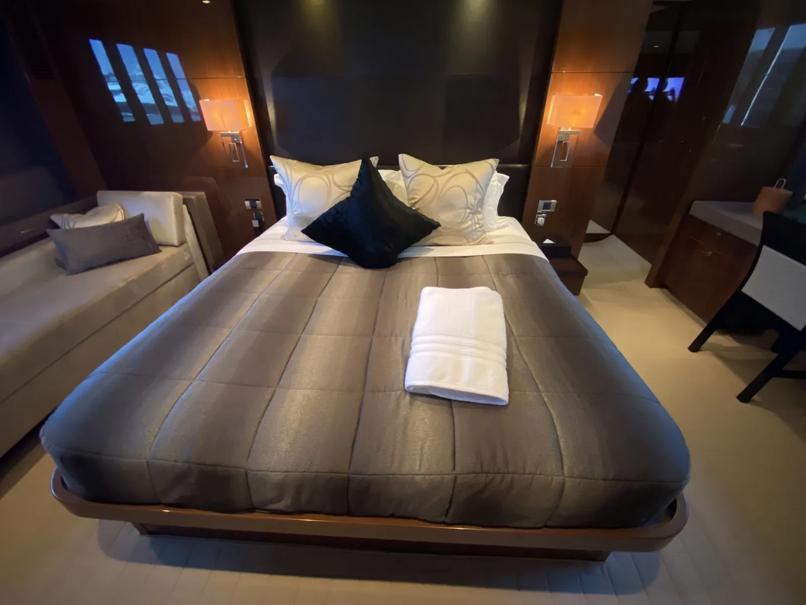 Princess 78 Maritimus — master cabin