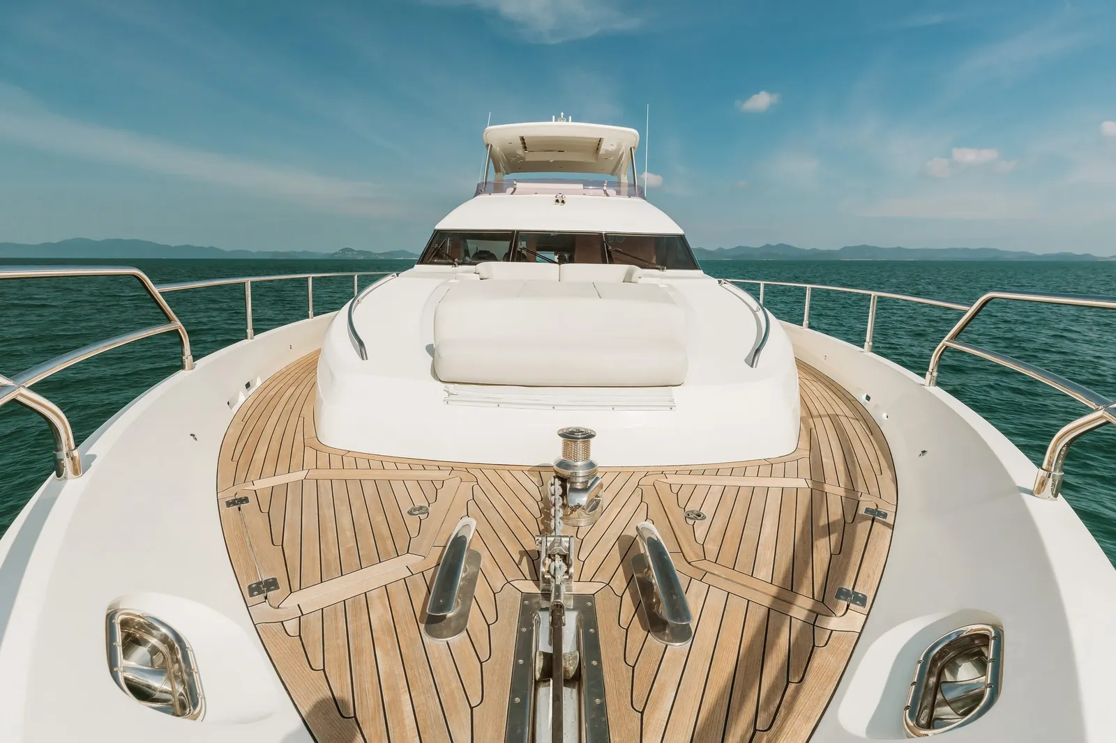Princess 78 W.J. Lip — foredeck seen from the bow