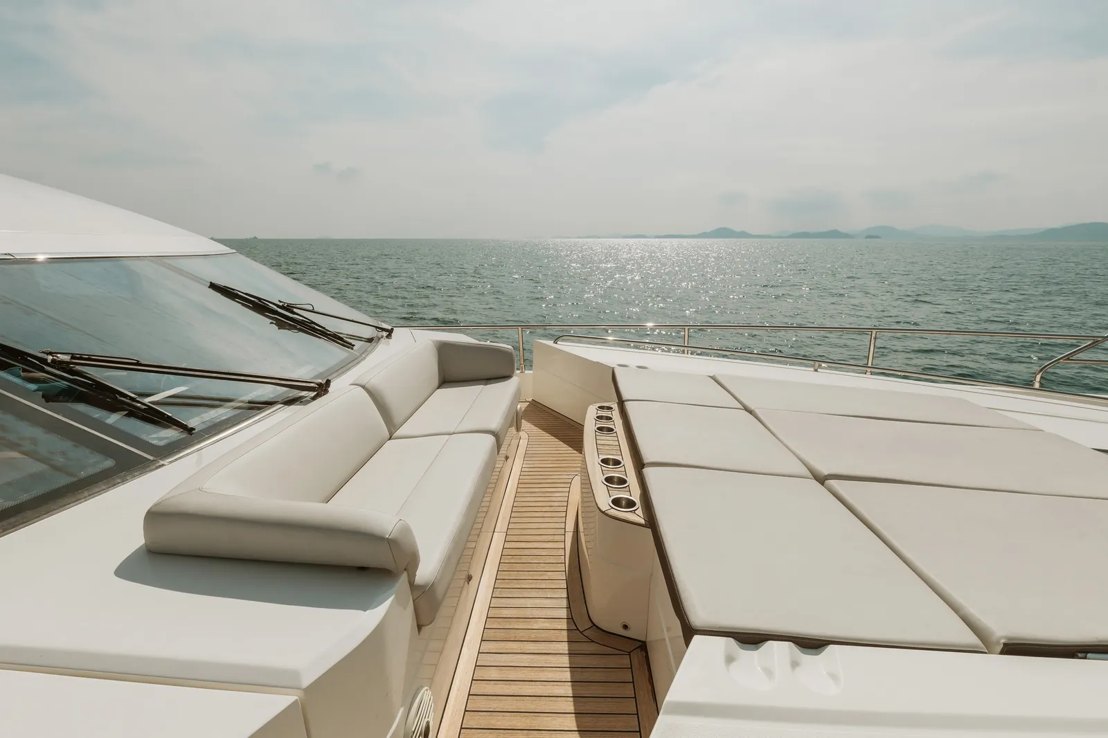 Princess 78 W.J. Lip — foredeck sunpads