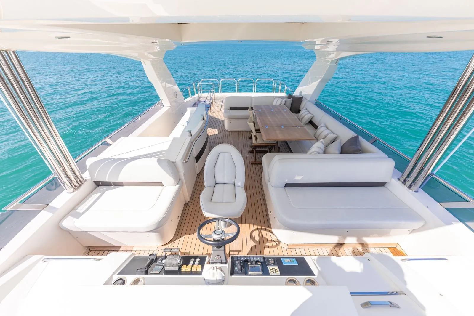 Princess 78 W.J. Lip — flybridge helm and seating