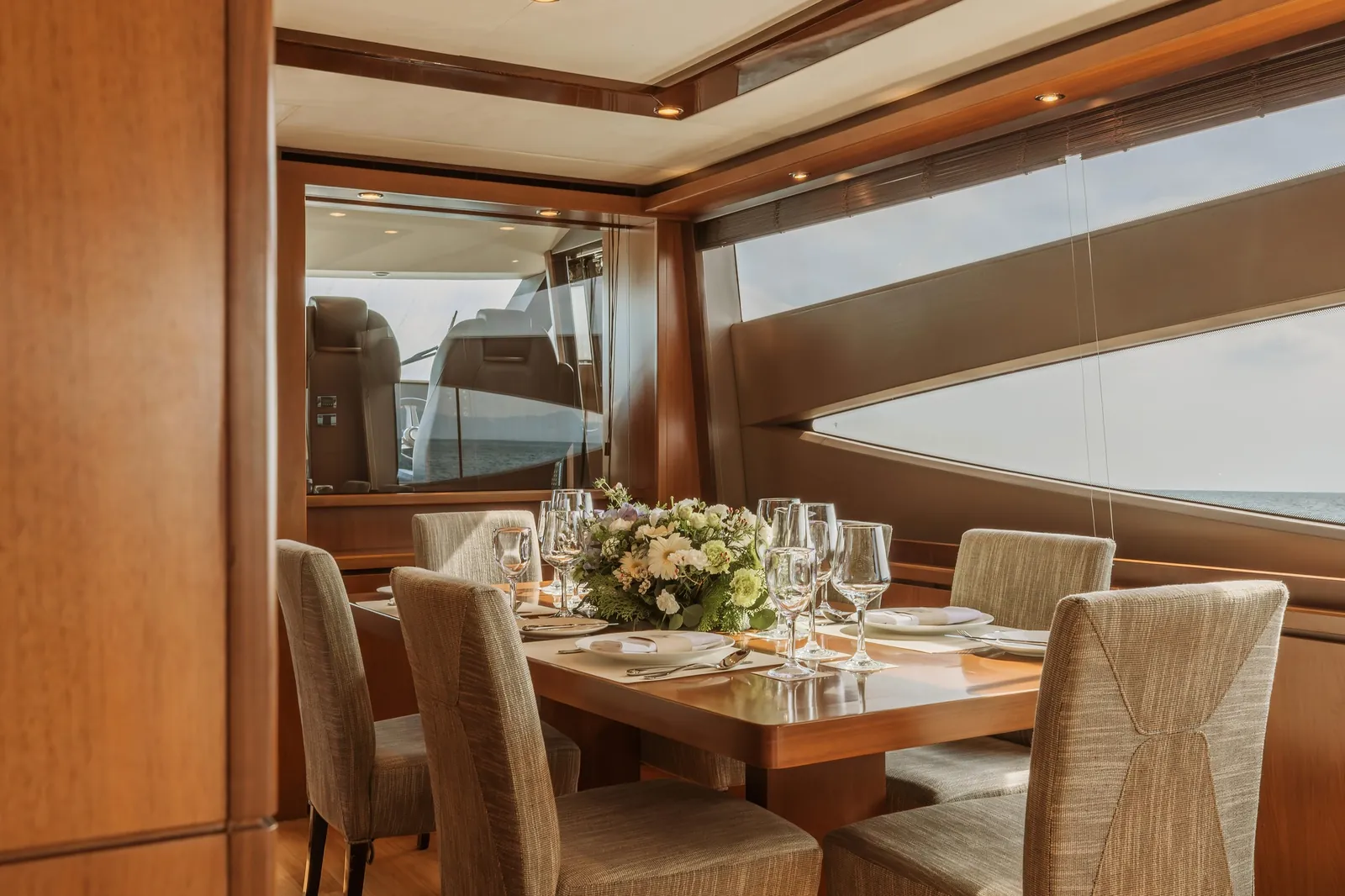 Princess 78 W.J. Lip — dining table