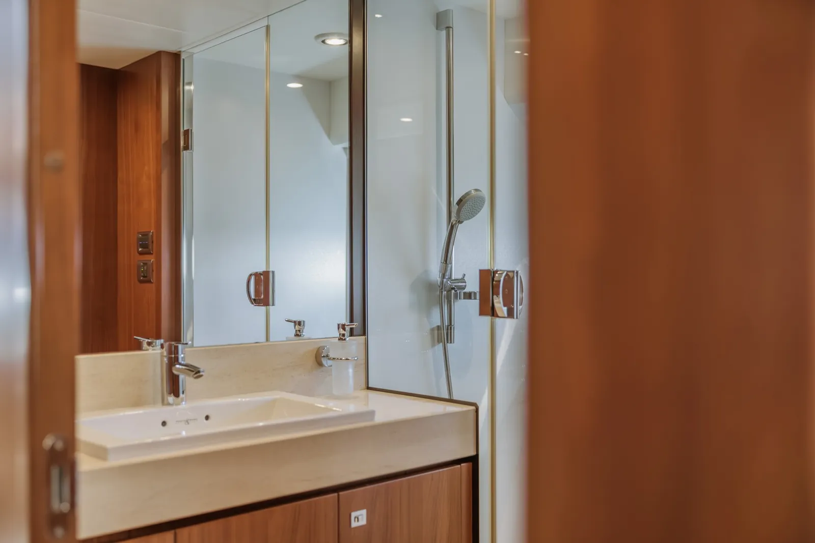 Princess 78 W.J. Lip — ensuite bathroom