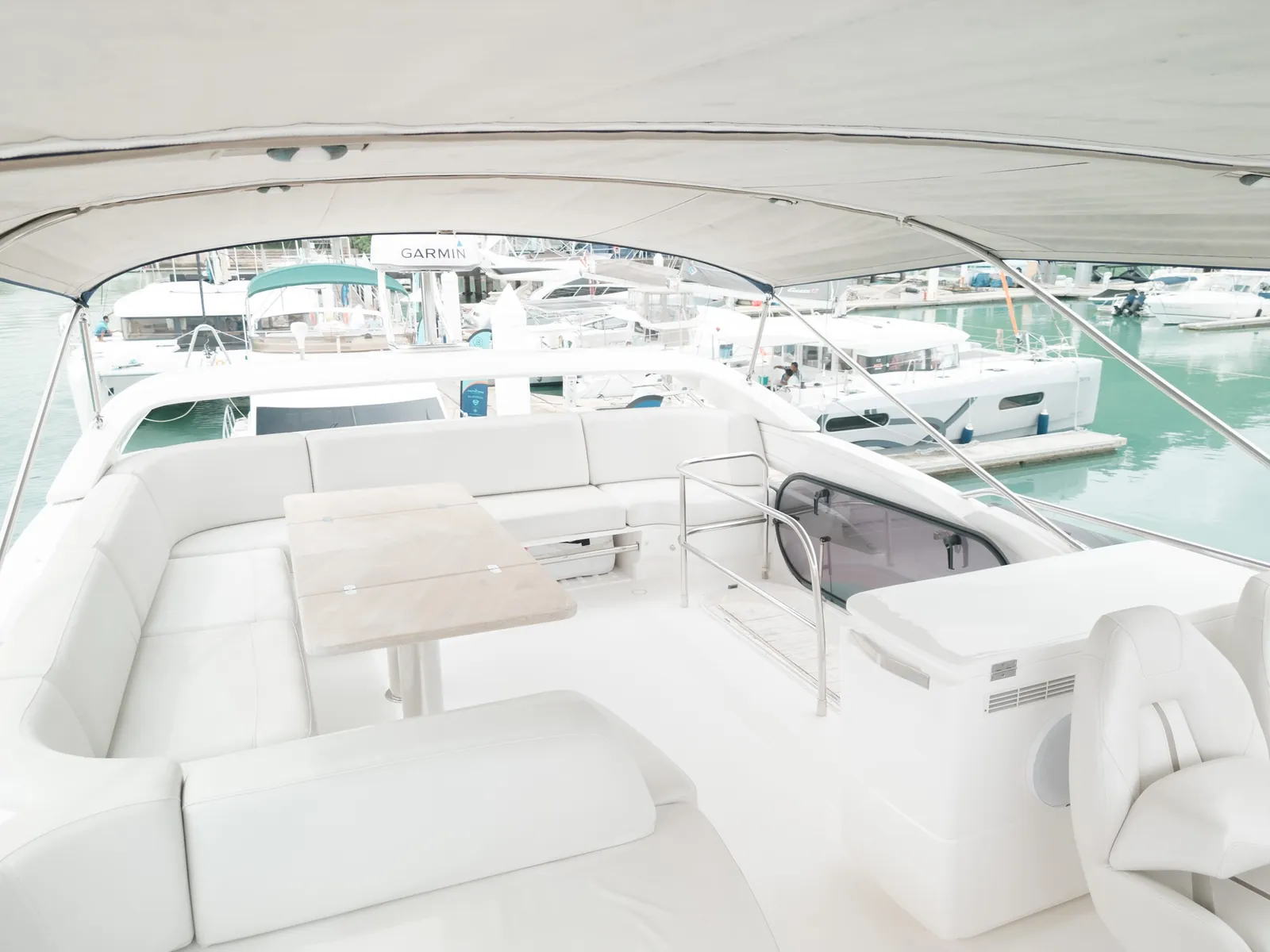 Princess F55 Risa — flybridge seating