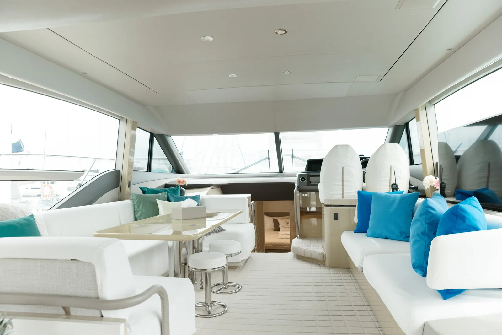 Princess F55 Risa — saloon