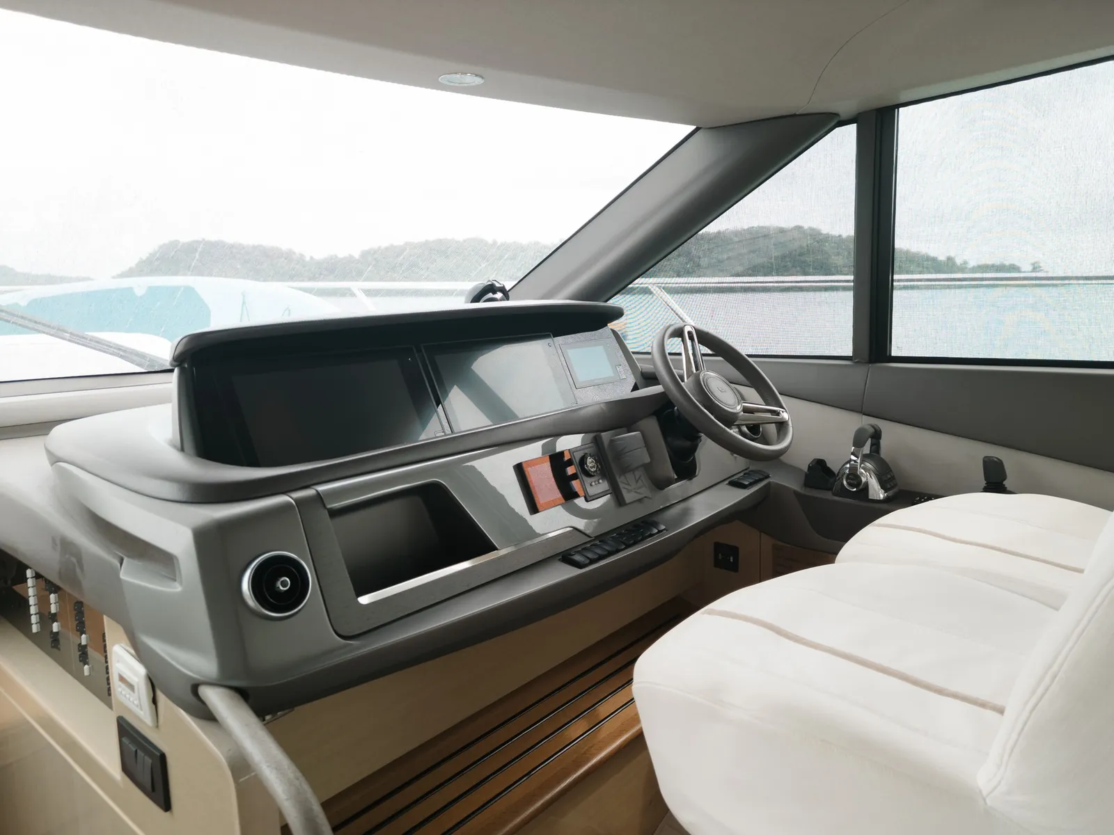 Princess F55 Risa — lower helm