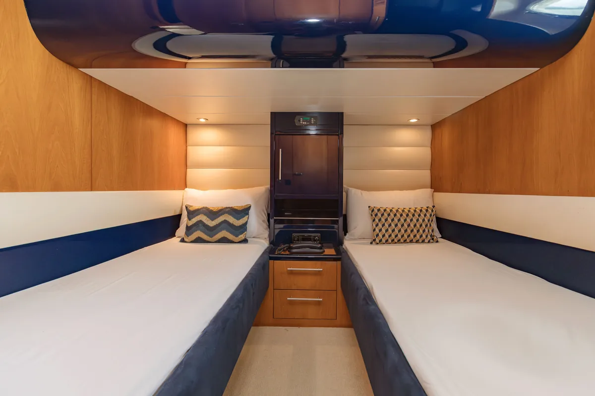 Riva 70 Aria Blue — twin guest cabin