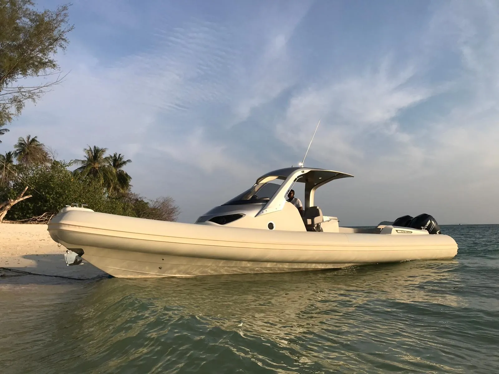 Sacs Strider 11 — on the beach at sunset