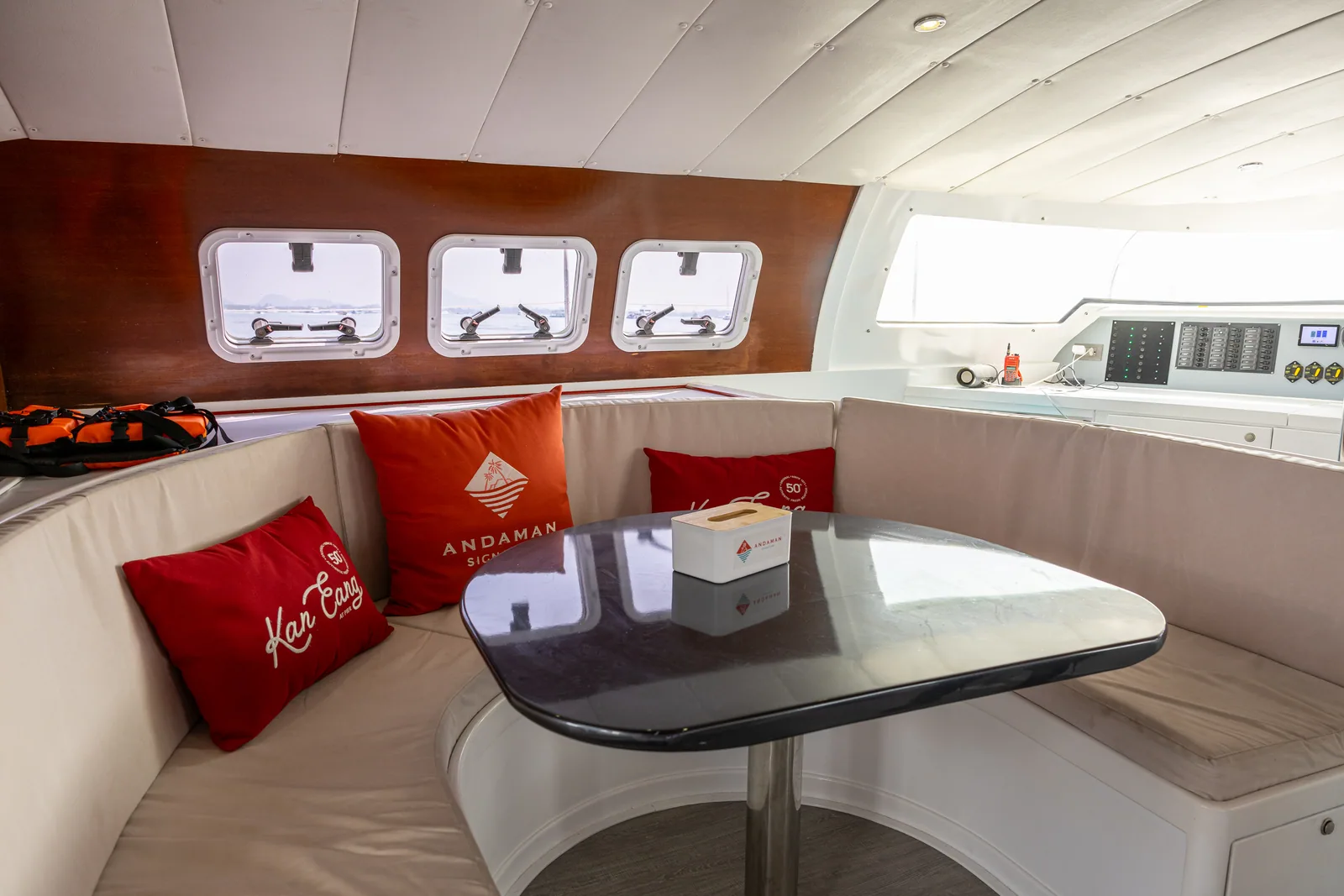 Vela — view 5