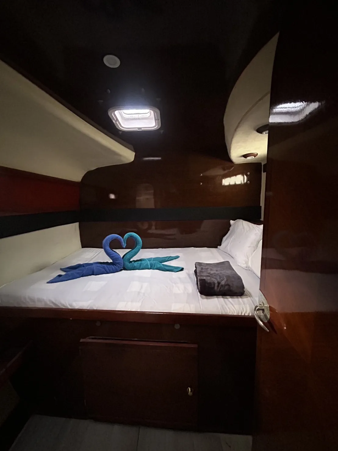 Zoe — double cabin